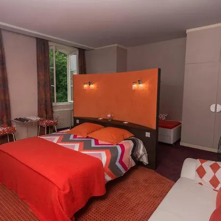 Chateau De Sugny Bed & Breakfast *