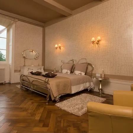 Bed & Breakfast Chateau De Sugny Nervieux