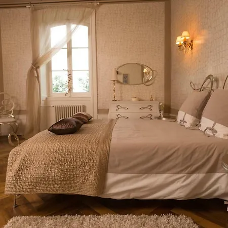 Chateau De Sugny Bed & Breakfast Nervieux