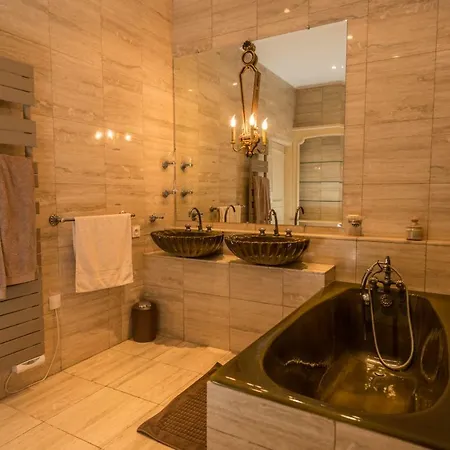 Chateau De Sugny Bed & Breakfast Nervieux